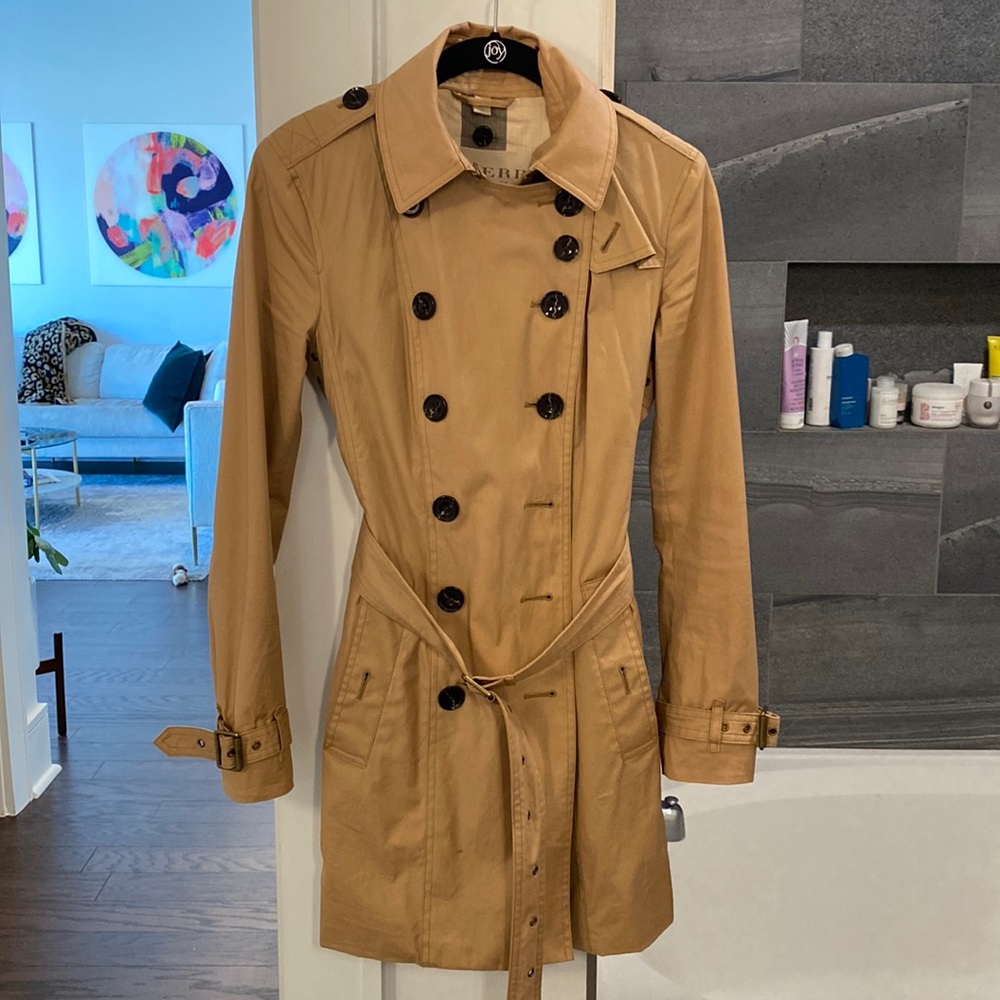 Burberry camel trench coat like new Size 2